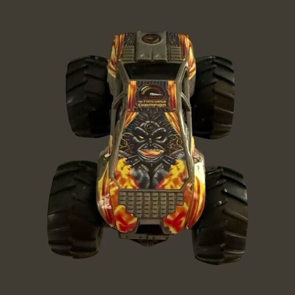 Hot Wheels Maximum Destruction Rev N Go Friction Monster Truck 1:43 - Picture 10 of 10